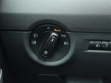 Skoda Octavia III Kombi 1.6 TDI CR DPF 105KM 2014 Skoda Octavia 1.6 TDI, DSG, Navi, Klima, zdjęcie 17