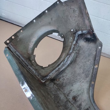 BLATNÍK LEVÝ PŘEDNÍ MERCEDES G TŘÍDA W460 79-