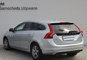 Volvo V60 I Kombi Facelifting 2.0 D3 DRIVE-E 150KM 2016 Volvo V60 2.0 150KM SUMMUM 2 Wlasciciel Serwisowany 2.0 Diesel 150KM, zdjęcie 3