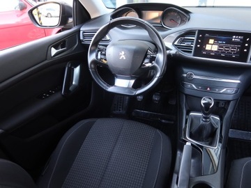 Peugeot 308 II Hatchback Facelifting 1.2 PureTech 110KM 2019 Peugeot 308 1.2 PureTech, Salon Polska, zdjęcie 6