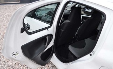 Toyota Aygo I Hatchback 5d Facelifting 1.0 VVT-i 68KM 2013 Toyota Aygo Klimatyzacja Nawigacja TOM TOM Elektryczne Szyby Benzyna 68KM, zdjęcie 18