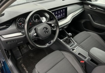Skoda Octavia IV Kombi 2.0 TDI 115KM 2021 Skoda Octavia Po duzym serwisie AmbitionPakiety, LED, Tempom, Kamera, Salo, zdjęcie 6