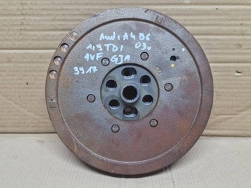 AUDI A4 B6 2003 1.9 TDI AVF GJA KOLO DVOUHMOTNÉ SPOJKA