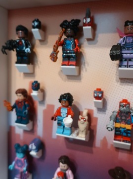 РАМА ДЛЯ LEGO MINIFIGURES 71050 ЧЕЛОВЕК-ПАУК 27СМ