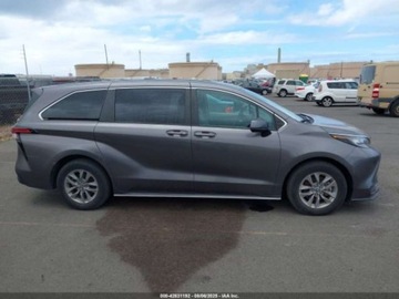 Toyota Sienna III 2022 Toyota Sienna LE 2022 2.5L 2.5 Hybryda 189KM, zdjęcie 6