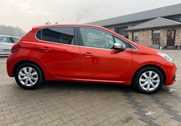 Peugeot 208 I Hatchback 5d Facelifting 1.2 PureTech 110KM 2019 Peugeot 208 1.2 Benzyna 110 KM Nawigacja LED Kamera Sensor 1.2 Benzyna, zdjęcie 1