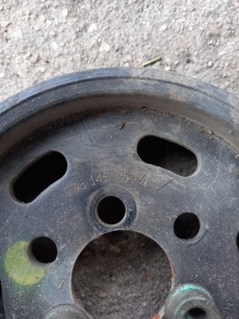 KOLO ŘEMENICE PUMPY 038145255A ŠROUBY 3 KS VW T5