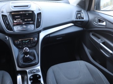 Ford Kuga II SUV Facelifting 1.5 EcoBoost 120KM 2016 Ford Kuga 1.5 EcoBoost, Navi, Klima, Klimatronic, zdjęcie 7