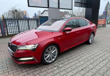 Skoda Superb III Liftback Facelifting 2.0 TSI 190KM 2019 Skoda Superb Skoda Superb 2.0 TSI LampK DSG 2.0 Benzyna 190KM, zdjęcie 2