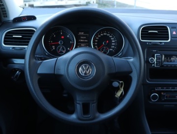 Volkswagen Golf VII Hatchback 3d 1.6 TDI-CR DPF 105KM 2012 VW Golf 1.6 TDI, Klima, Klimatronic, Tempomat, zdjęcie 16