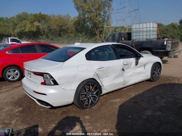 Volvo 2022 Volvo S60 Recharge Plug-in hybrid t8 2.0 Hybryda Plug-in 312KM, zdjęcie 2