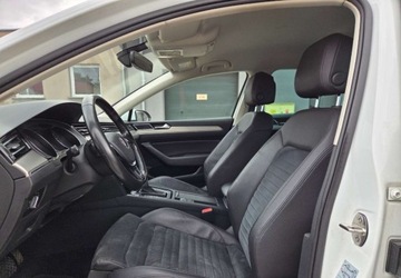 Volkswagen Passat B8 Variant 2.0 TDI BlueMotion SCR 190KM 2016 Volkswagen Passat R-Line 190KM LED Xenon Kamera Alcantara Navi Pod .Fotele, zdjęcie 14