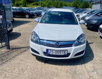 Opel Astra J Sports Tourer 1.7 CDTI ECOTEC 110KM 2010 Opel Astra 2X kola 1.7 Diesel 110KM, zdjęcie 21