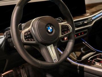 BMW X7 SUV Facelifting 3.0 40d 352KM 2025 BMW X7 xDrive40d Sport Suv 3.0 (352KM) 2025, zdjęcie 7