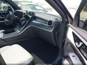 Mercedes GLC C254/X254 2024 Mercedes-Benz GLC 300, 2024r., 4x4, 2.0L 2.0 Benzyna 255KM, zdjęcie 8