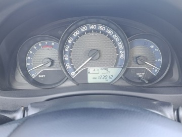 Toyota Auris II Hatchback 5d Dual VVT-i 100 99KM 2013 Toyota Auris Bezwypadkowa, tylko 17000 km, zdjęcie 15