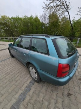 Audi A4 B5 Avant 1.9 TDI 110KM 1998 Audi A4 Avant Klimatyzacja - 1.9TDI - 110KM, zdjęcie 4