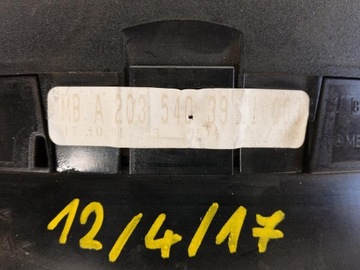 MERCEDES BENZÍN W203 PŘÍSTROJOVÁ DESKA BUDÍKY A2035403911