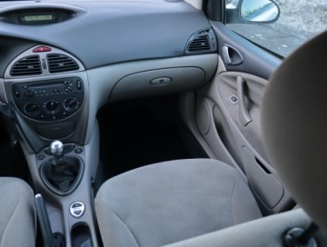 Citroen C5 II Hatchback 1.8i 16V 116KM 2004 Citroen C5 1.8 16V , Salon Polska, GAZ, HAK, zdjęcie 7