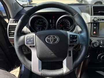 Toyota Land Cruiser VI MPV Faceliting 2.8 D-4D 177KM 2016 Toyota Land Cruiser LC 2.8 D-4D Invincible VI (201, zdjęcie 13