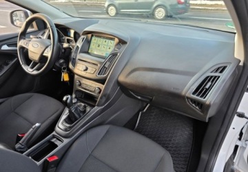 Ford Focus III Kombi Facelifting 1.0 EcoBoost 100KM 2018 Ford Focus SW Benzynkaserwisnowy rozrzad Benzyna 100KM, zdjęcie 9