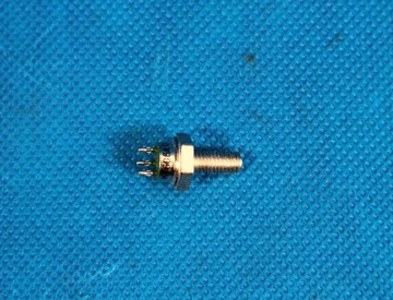 ВЧ ТРАНЗИСТОР СРЕДНЕЙ МОЩНОСТИ КТ606А