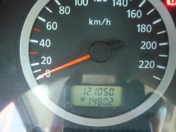 Nissan Almera Tino 1.8 114KM 2004 Nissan Almera Tino 1.8 Benzyna, zdjęcie 22