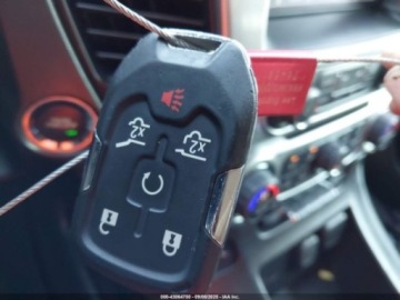 Chevrolet Suburban GMT900 2017 Chevrolet Suburban 2017 Chevrolet Suburban 4WD 5.3 Benzyna 355KM, zdjęcie 17