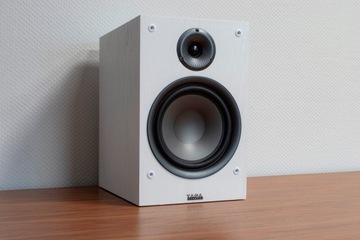 Полочные колонки Taga Harmony TAV-807B, белые