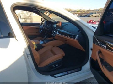 BMW Seria 5 G90-91 2023 BMW Seria 5 530e 2023 2.0l 2.0 Hybryda 181KM, zdjęcie 8