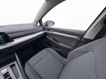 Volkswagen Golf VIII Variant 1.5 eTSI 130KM 2023 Volkswagen Golf 1.5 eTSI FV 23 Gwarancja 1.5 Benzyna 129KM, zdjęcie 26