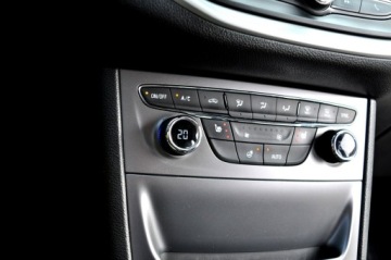 Opel Astra K Sports Tourer 1.0 Turbo 105KM 2017 Opel Astra Sports Tourer 1.0 105 KM Climatronic, zdjęcie 27