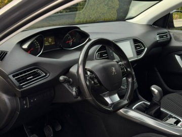 Peugeot 308 II Hatchback 5d 1.2 PureTech 130KM 2017 Peugeot 308 T9 1.2 Benzyna 131KM, zdjęcie 24