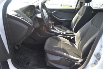 Ford Focus III Hatchback 5d 1.6 Duratec 105KM 2013 Ford Focus, zarejestrowany, zdjęcie 12