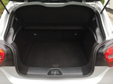 Mercedes Klasa A W176 Hatchback 5d Facelifting 180 122KM 2017 Mercedes A 180 1,6 16v 122KM Klimatronik Navigacja, zdjęcie 20