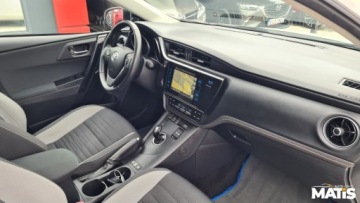 Toyota Auris II Touring Sports Facelifting 1.8 Hybrid 136KM 2016 Toyota Auris 1.8Hybryda Panorama Navi kamera climatronic 100 bezwypadek, zdjęcie 9