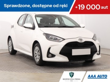 Toyota Yaris IV Hatchback 1.5 Dynamic Force 125KM 2022 Toyota Yaris 1.5 VVT-i, Salon Polska