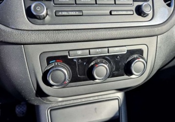 Volkswagen Tiguan I SUV Facelifting 2.0 TDI CR DPF BlueMotion 140KM 2012 Volkswagen Tiguan Volkswagen Tiguan 2.0 TDI BlueMot TrendampFun 2.0 140KM, zdjęcie 27