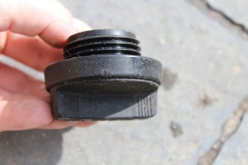 КРЫШКА МАСЛЯНОГО ЗАЛИВА TOYOTA AVENSIS RAV 4 COROLLA D4D