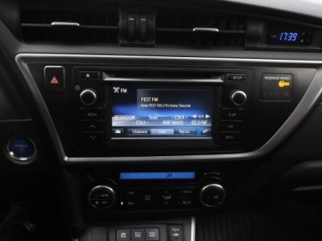 Toyota Auris II Touring Sports Hybrid 135 136KM 2014 Toyota Auris Hybrid, Salon Polska, Automat, Klima, zdjęcie 10