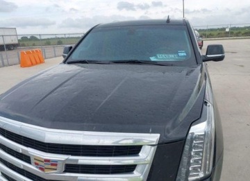 Cadillac Escalade III 2019 Cadillac Escalade 2019, 6.2L, 4x4, po gradobiciu 6.2 Benzyna 420KM, zdjęcie 5