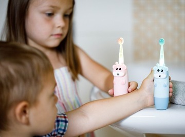 Szczoteczka soniczna dla dzieci InnoGIO GIOgiraffe GIO-450 żółta 2 końcówki