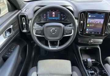 Volvo XC40 Crossover Facelifting 2.0 B4 197KM 2022 Volvo XC 40 B4 Core R-Design Pack, Tempomat, Kamera, HK, Podgrzewane fotel, zdjęcie 4