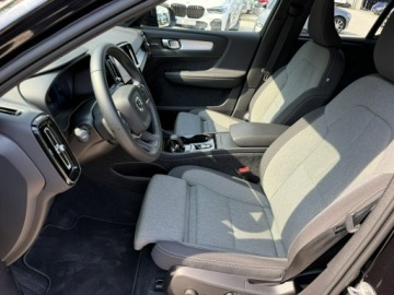 Volvo XC40 Crossover Facelifting 2.0 B3 163KM 2025 Volvo XC 40 B3 Plus Dark aut 163kM! HD pixel LED!, zdjęcie 3