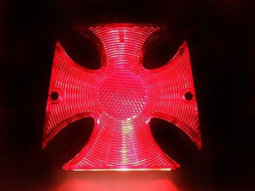 TYLNA LAMPA TYŁ UNIWERSALNA KRZYŻ MALTAŃSKI