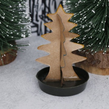 ВОЛШЕБНАЯ РОЖДЕСТВЕНСКАЯ ЕЛКА, ПОКРЫТАЯ МОРОЗНЫМ СНЕГОМ