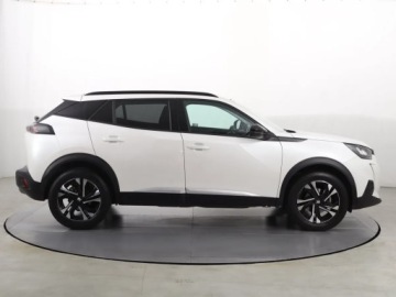 Peugeot 2008 II SUV 1.2 PureTech 130KM 2022 Peugeot 2008 1.2 PureTech, Salon Polska, zdjęcie 5