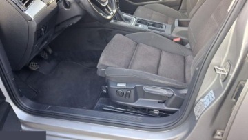 Volkswagen Passat B8 Variant 1.6 TDI BlueMotion SCR 120KM 2016 Volkswagen Passat 1.6 TDI (BlueMotion Technology) Comfortline 120KM 2016r, zdjęcie 9