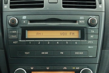 Toyota Avensis III Sedan 1.6 Valvematic 132KM 2010 Toyota Avensis 1.6 Valvematic, Salon Polska, zdjęcie 8