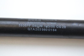 MERCEDES C180 CL203 2006 RHD ZADNÍ VÍKO KUFRU PLYNOVÁ PRAVÁ